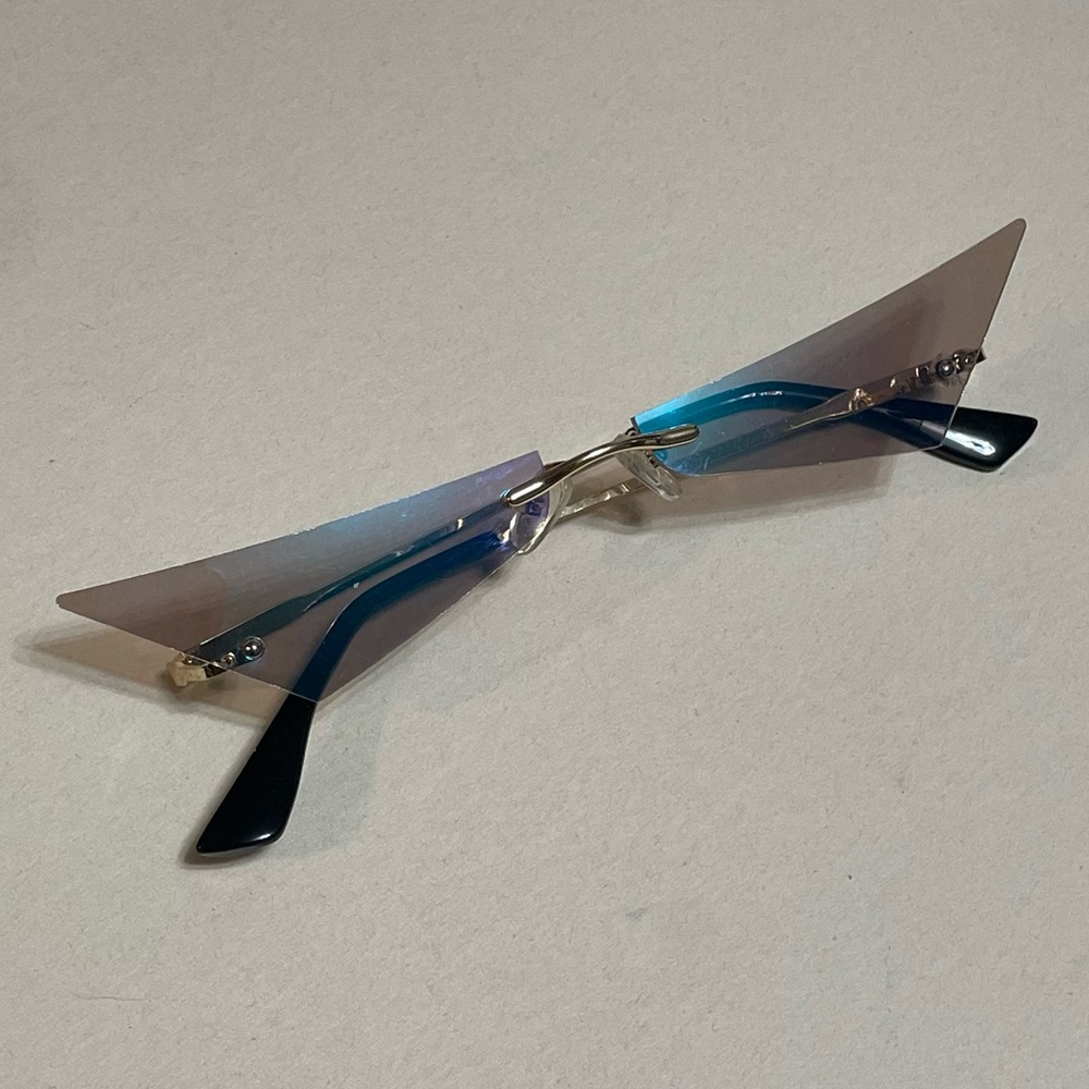 Stylish Blue and Black Sunglasses